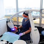 procedimiento-blanqueamiento-dental-odontologia-la-dehesa-santiago-dientes